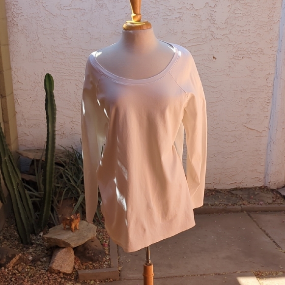 Isaac Mizrahi Tops - Isaac Mizrahi White Long-Sleeve Scoop Neck Top
